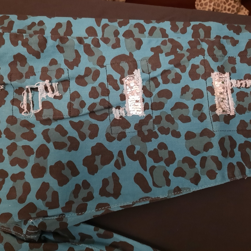 Womens size 16 L&B Blue Leopard Print Jeans - Picture 3 of 5